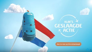 KLM stopt vliegtickets in uitgehangen schooltassen van geslaagde scholieren