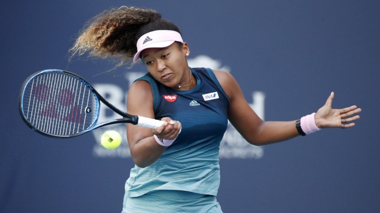 Naomi Osaka, nu nog met het logo van Adidas op haar cap en shirt