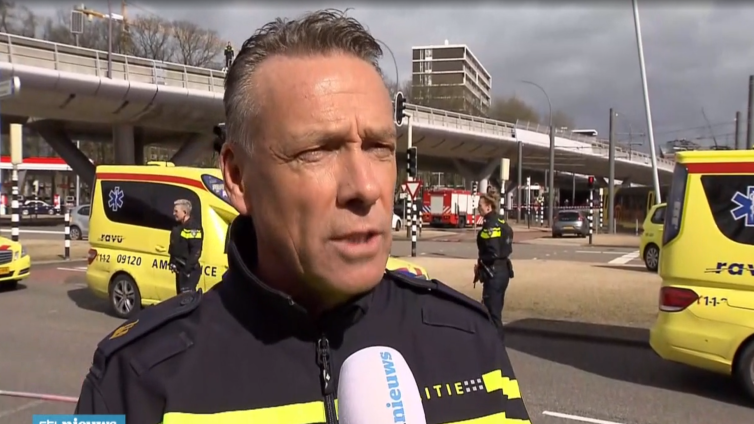 Politiewoordvoerder Bernhard Jens stond kort na de aanslag de media te woord