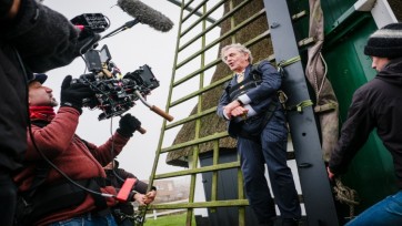 NS-topman stunt met molenwiek in video over windenergie