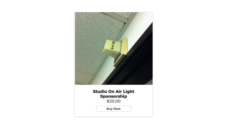 Het nieuwe on-air lampje van de studio