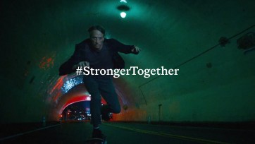 Viral van de week - Stronger Together met skateboardpionier Tony Hawk