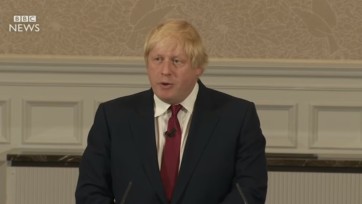 [Beeldregie] Waarom de PR-adviseurs van Boris Johnson met witte folie liepen