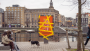 Tony's Chocolonely waarschuwt in outdoorcampagne voor 'verslavende' karamel-zeezout-reep