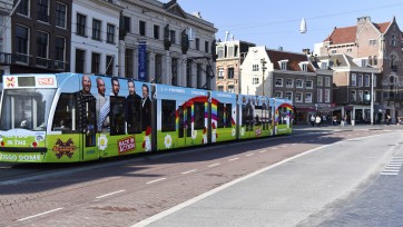 De Lama’s verrassen fan in tram van JCDecaux