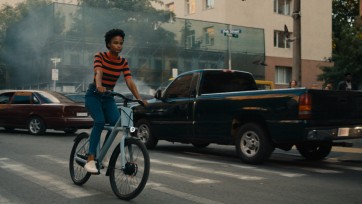 VanMoof vervolgt aanval op ‘destructieve mobiliteitsgewoonten’ in tweede tv-commercial