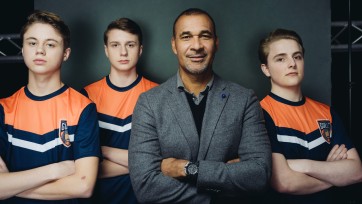 Ruud Gullit begint FIFA-voetbalacademie: Team Gullit