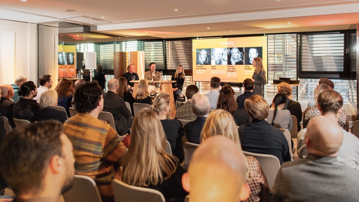 V.l.n.r Arno Oto, Thijs Muller en Marjon van den Boogert. Rechts Susanne van Nierop.