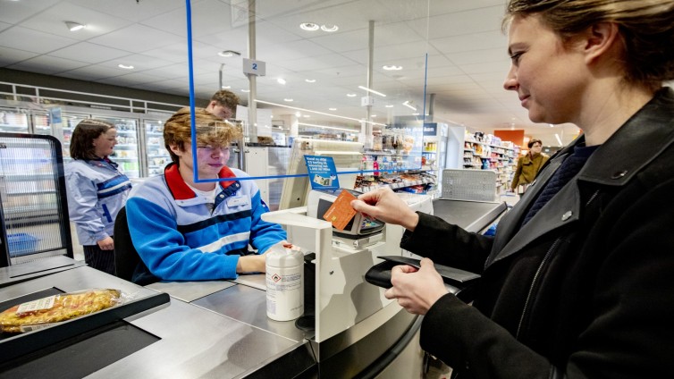 Plexi-kassa bij Albert Heijn