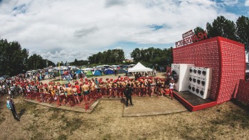 Buutvrij for life en Miele zetten 'wasmachine voor mensen' op Lowlands