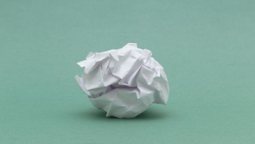 Afgestudeerd communicatieprofessional biedt zijn diploma te koop aan: geen baan te vinden