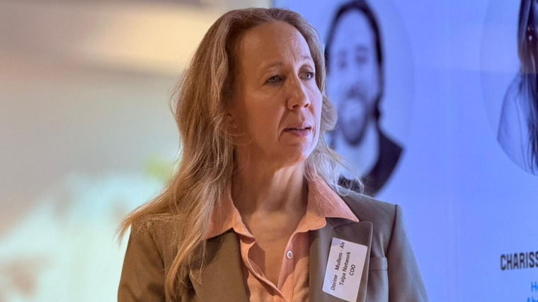 Dorine van Mullem bij de Digital Ad Spend presentatie.