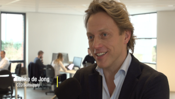 [Video] Het verhaal achter de 'sexy' Suitsupply-ophef