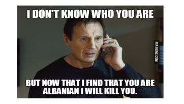 Zelfspot of reclamemisser? Albanië benadrukt zijn criminele reputatie met Liam Neeson