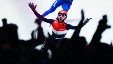 Shorttrack: een hoop spektakel op een klein ijsbaantje