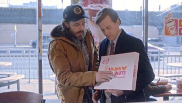 Saturday Night Live maakt grappige parodie op Dunkin’ Donuts reclame