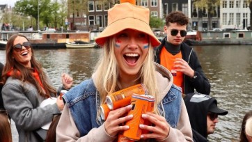 Koningsdag 2023: De Jeugd raapt blikjes, Subway ‘ontduikt’ feestgedruis en Staatsloterij brengt Gelukskatje terug