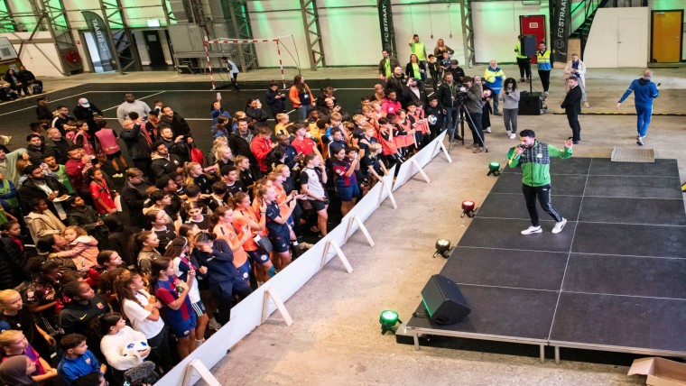 Touzani op het podium, foto Roos Pierson 