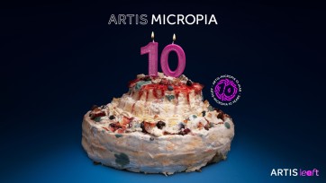 Artis-Micropia viert 10-jarig bestaan met beschimmelde taart