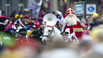 Verdwenen cadeaus, pakpapier en boten