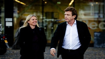 John de Mol en Facebook schikken in zaak over bitcoinreclames