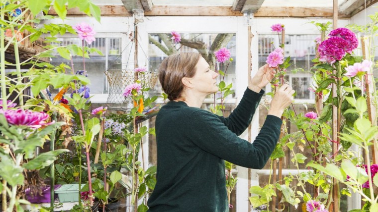 Elspeth Diederix in haar 'Studio Garden, fotografie  Stephanie Merjagnan, 4 oktober 2017