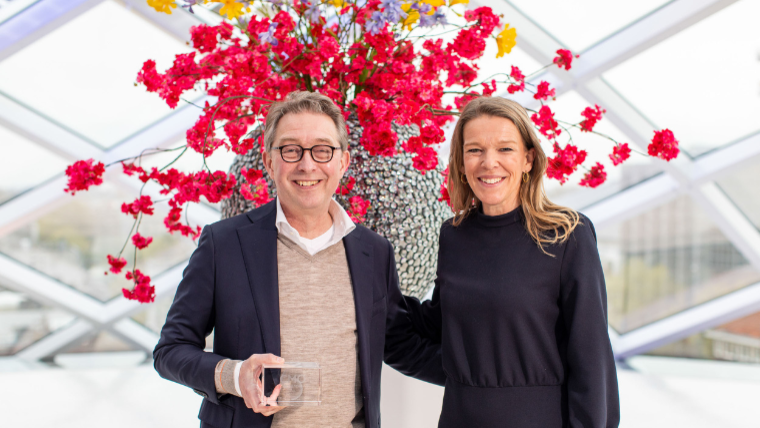  Winnaar 2026: Bas Verheijen (HEMA), Susanne van Nierop (Hoofdredacteur Adformatie)