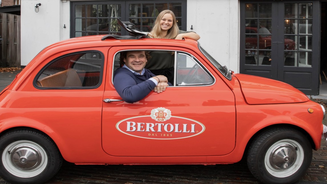 Aleks Fiege [director marketing] en Danique Wildschut [brand manager] Bertolli