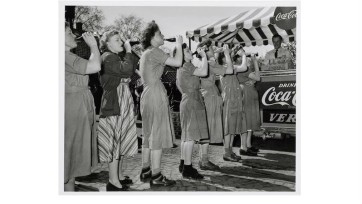 Coca-Cola viert 90ste verjaardag in Nederland