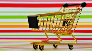 50-plusser vindt online shoppen leuk en doet dit het liefst bij webshops die hij kent