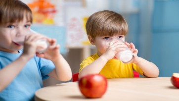 Waarom komt Campina met melk met toegevoegde ijzer en vitamine D?