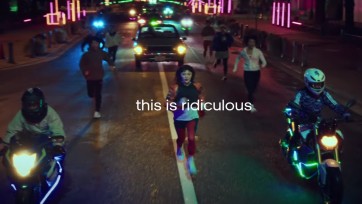 Adidas haakt slim in op Samsung-commercial waarin een vrouw 's nachts gaat hardlopen