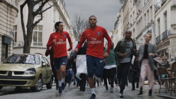 De wereld stopt met draaien in nieuwe Nike-campagne