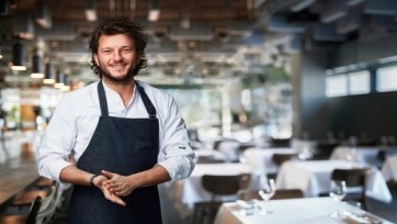 Mineraalwatermerk Chaudfontaine weet celebrity-chef Freek van Noortwijk aan zich te binden