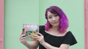 Viral van de week: Deze vrouw kent alle pagina's van de IKEA catalogus uit haar hoofd