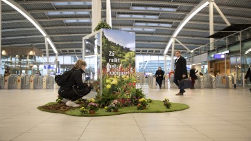 Hornbach plaatst onderbroekenautomaat in stationshal Utrecht Centraal