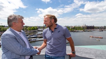 Asics verlengt hoofdsponsorschap Dam tot Damloop