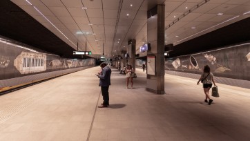 Amsterdams verbod op fossiele reclame in metro 'symboolpolitiek'