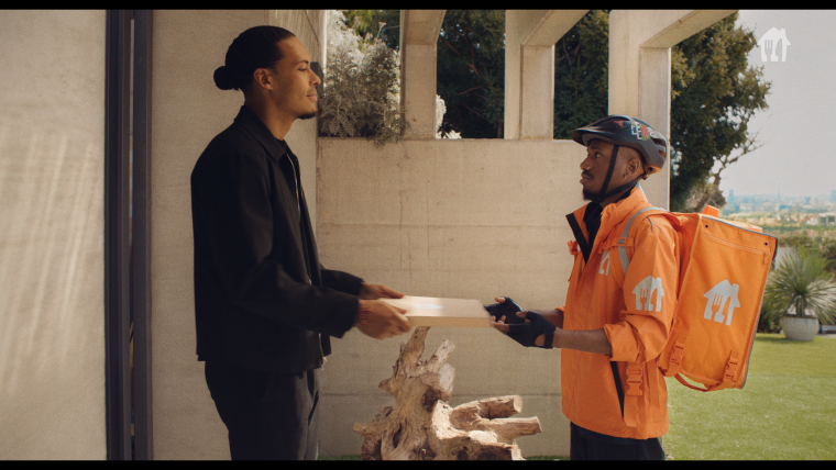 JET-commercial met Virgil van Dijk