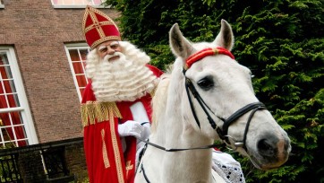 Sinterklaas boet in aan populariteit, ten faveure van de Kerstman