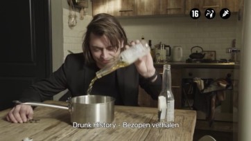 Alcoholsector wil dat comedy-zender direct stopt met programma met beschonken BN’ers