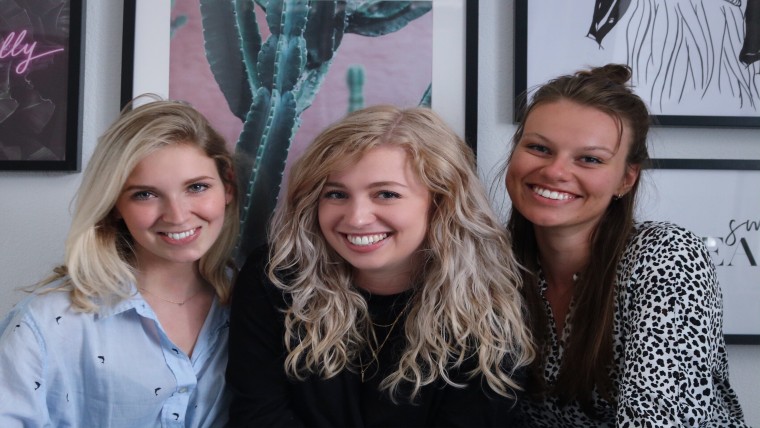 Femke Soederhuizen ,Lotte den Boer en Nicky van der Zee, samen Bibi 