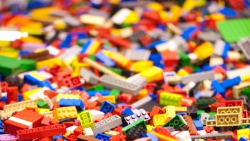 Lego Group naar Initiative