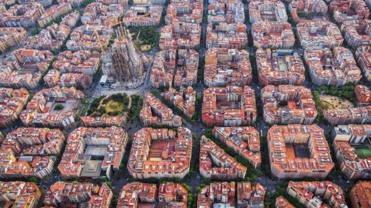 De Sagrada Família in de wijk Eixample