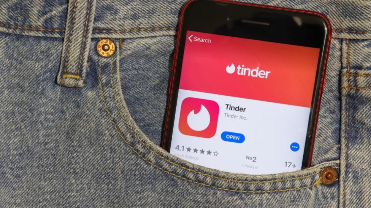 Apple App Store Tinder shutterstock