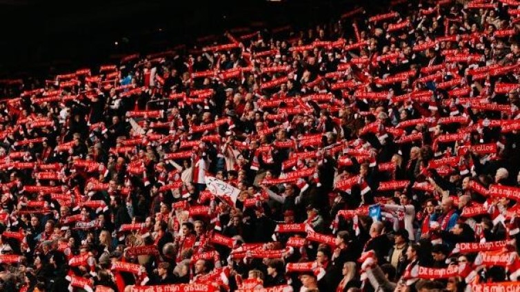 Ziggo activeert merkbelofte ‘altijd alles’ bij Ajax, dat alsnog punten verspeelt