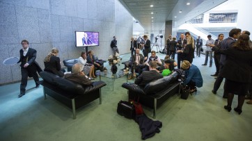 Communicatie bij Rijksoverheid daalt licht in omvang, de zware ingrepen komen nog