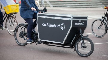 PR-truc van 13 minuten: hoe De Bijenkorf de ACM nét voor is met weinig flatteus nieuws