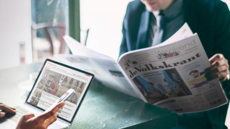 Digitale advertentieomzet dagbladen daalde in 2024, forse groei digitale abonnementen