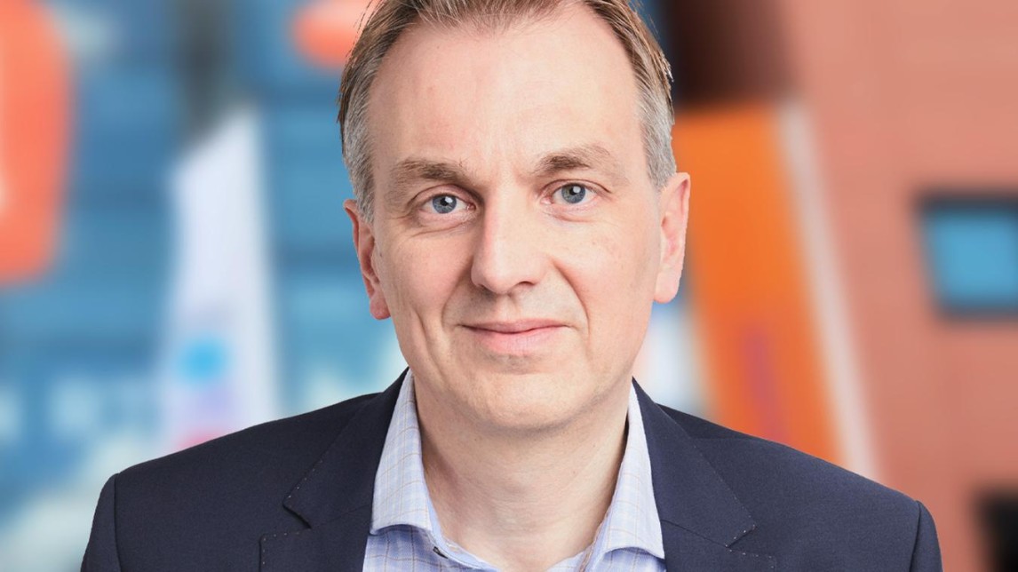 NPO-voorzitter Lucien Brouwer: ‘We maken deze keuzes met pijn in het hart’